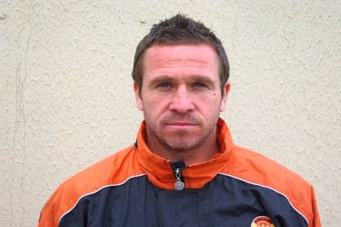 Foster Agrees to Stay 