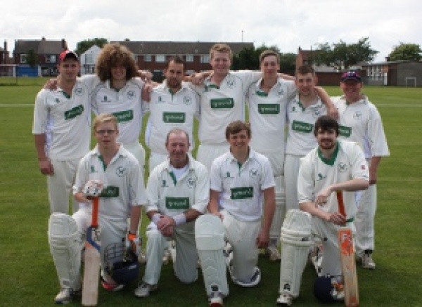 1st XI Cup Winners 2012
Back Row Left to Right
Simon Leach Elliott Fletcher Simon Jewitt(Capt)Nathan Hurcomb Peter Ferguson Sam Malyan Steve Simpson.
Front Row Left to Right
Josh Hurcomb Keith Breckon Reece Johnson Ben Dunn Birch. 1st XI Cup Winners 2012
Back Row Left to Right
Simon Leach Elliott Fletcher Simon Jewitt(Capt)Nathan Hurcomb Peter Ferguson Sam Malyan Steve Simpson.
Front Row Left to Right
Josh Hurcomb Keith Breckon Reece Johnson Ben Dunn Birch.